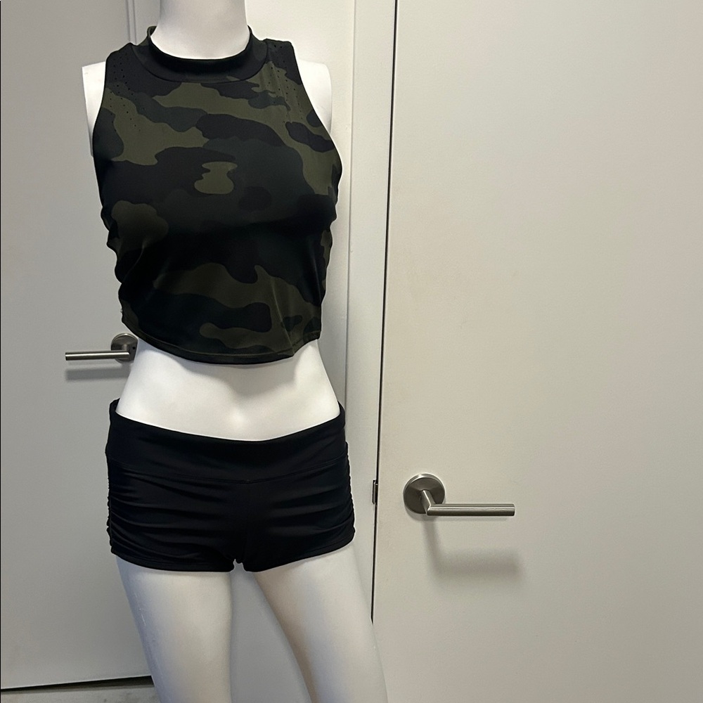 All in Motion Camouflage Crop Top - Black and Green